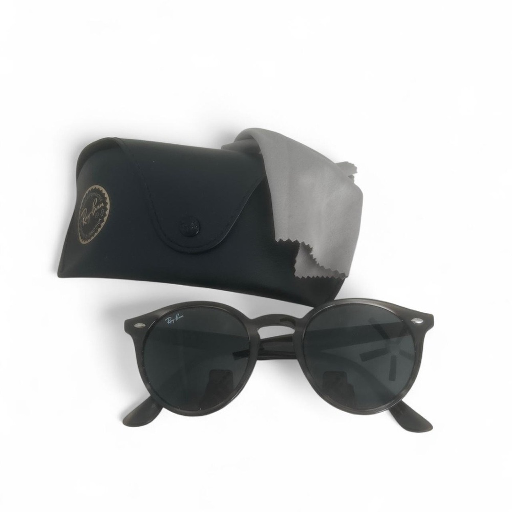 Ray-Ban Black Round Sunglasses